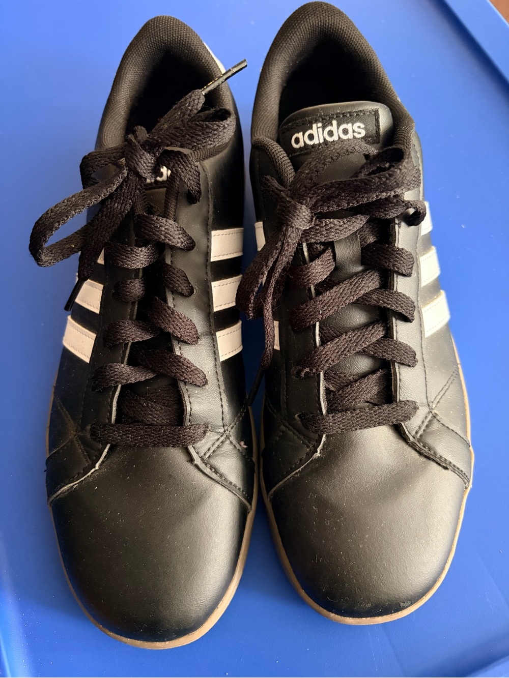 Women’s Black, leather Adidas size 7